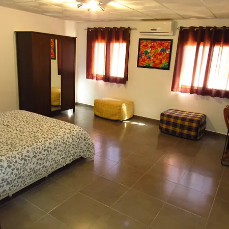 Hotel Restaurant Cau Blanch 3*